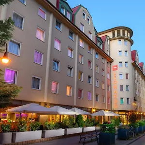 https://leonardo-hotel-budapest.inbudapesthotels.com
