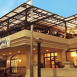 Hostel Tambayan Capsule & Bar